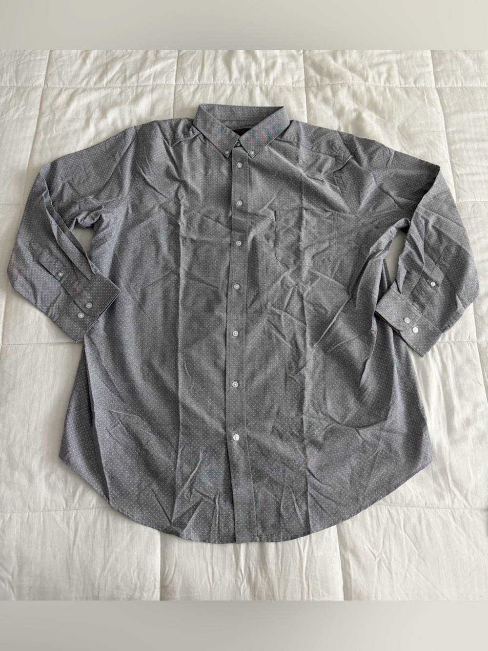 NWT Men's Gray Patterned Button-Up Shirt